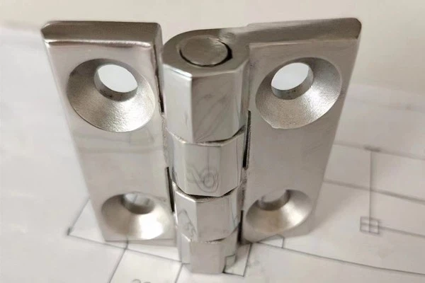 Stainless Steel Refrigerator Hinges: Excellent Rust Resistance And Low Temperature Resistance, Used in Commercial Refrigerators